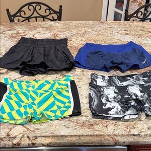 Woman's  run shorts xs and small Nike, Free People movement , Avis Shorts Set